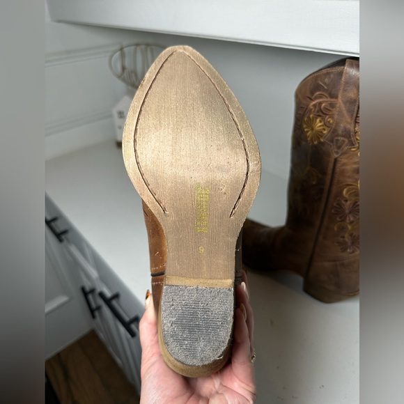 **SOLD**Abilene Boot Co Women’s 9M Brown Floral Tooled Cowboy Boots Western - Picture 7 of 8